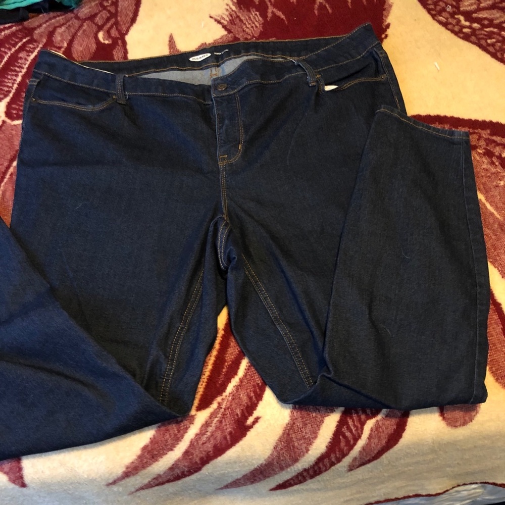 Dark wash skinny jeans